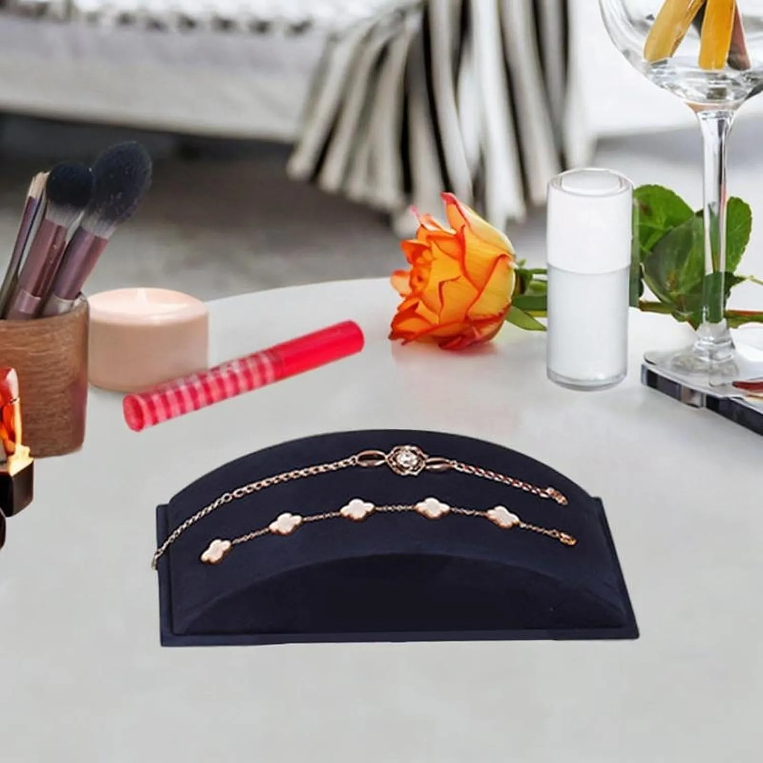 Display Tray Bracelet Watch Display Holder Velvet Modern Jewelry Display Props for Shopping Center Home, Dark Blue Necklace trunk inclination objectify indecipherable Bracelet 