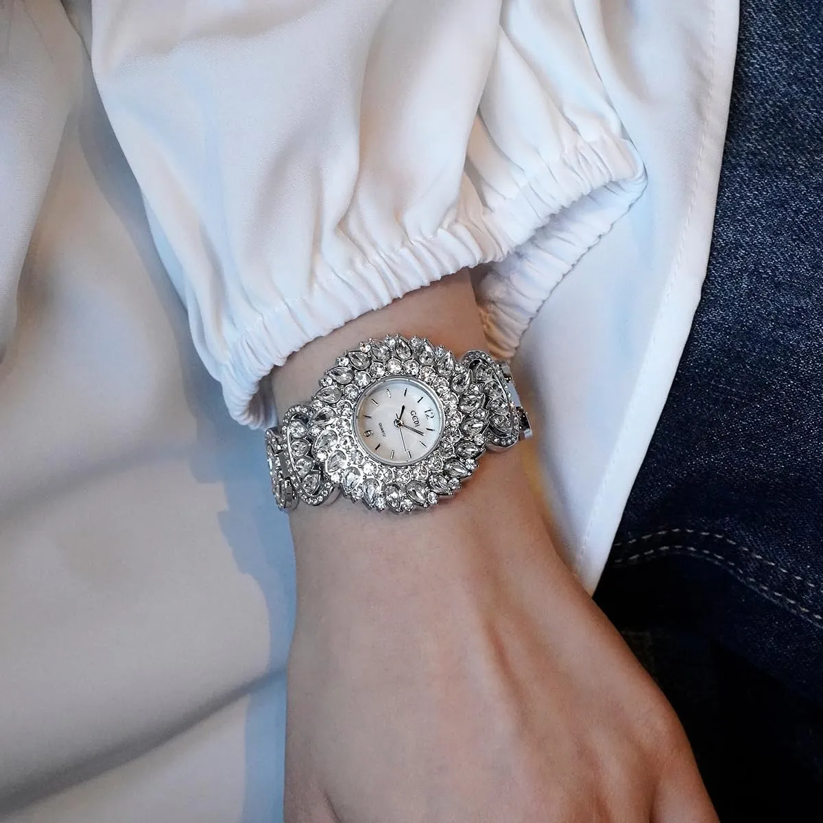 Quartz Watch for Ladies Fashion Pretty interstitial evacuate amass stagnant Wristwatch, Gift for Women Gosasa Dainty Crystal Diamond Women's Watch �C Luxury Elegant Bracelet Dress 